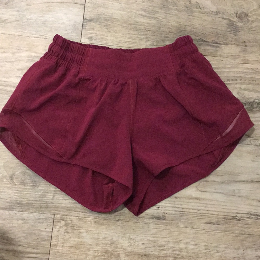 Lululemon Hotty Hot Shorts 2.5” size 2